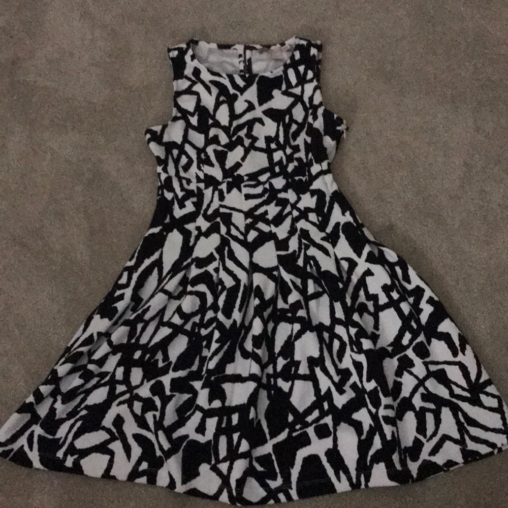 Black and white pleated dress